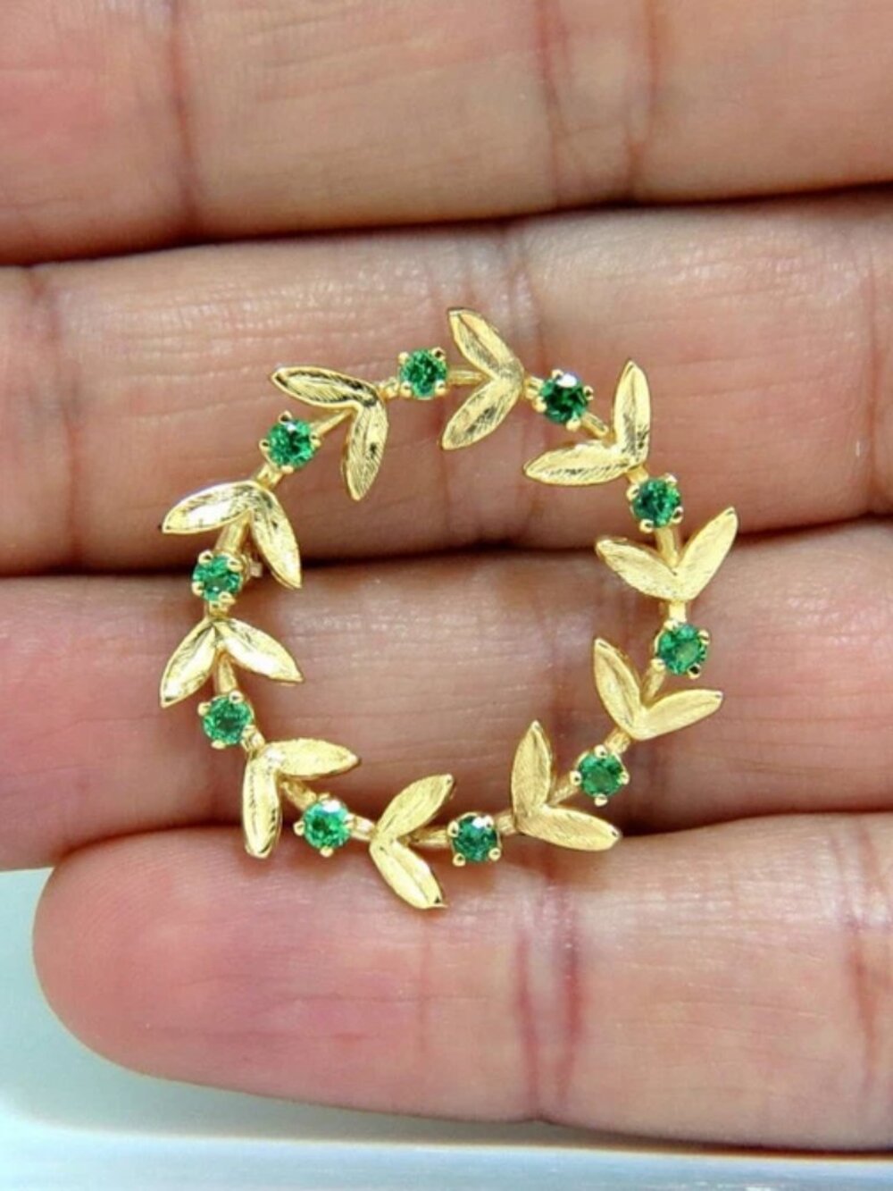 14kt. .65ct Natural green tsavorite brooch pin*